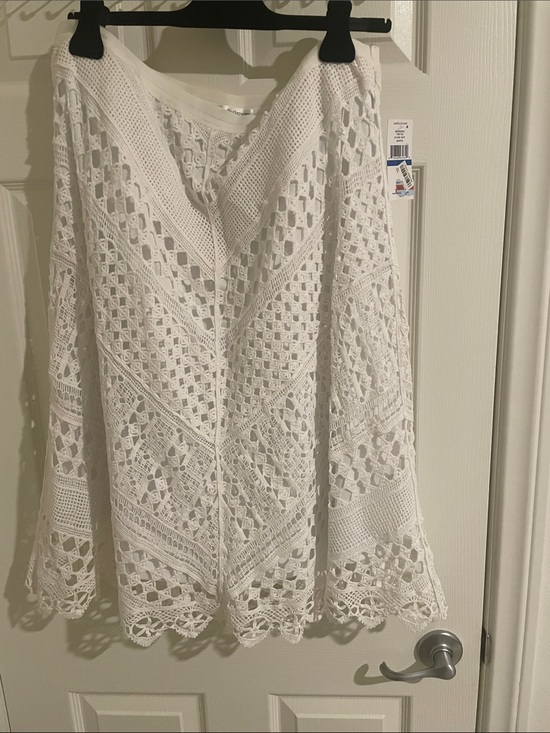 JohnPaulRichard Dresses & Skirts - JohnPaulRichard White Crochet V-Neck Skirt